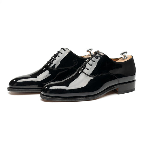 black patent leather dress shoes Men's Victoria Oxford Shoes, Blake Stitched Tuxedo Blake Stitching allows for a lighter weight shoe with greater flexibility that can also be resoled by a cobbler Dress Shoe Wholecut Oxford Plain