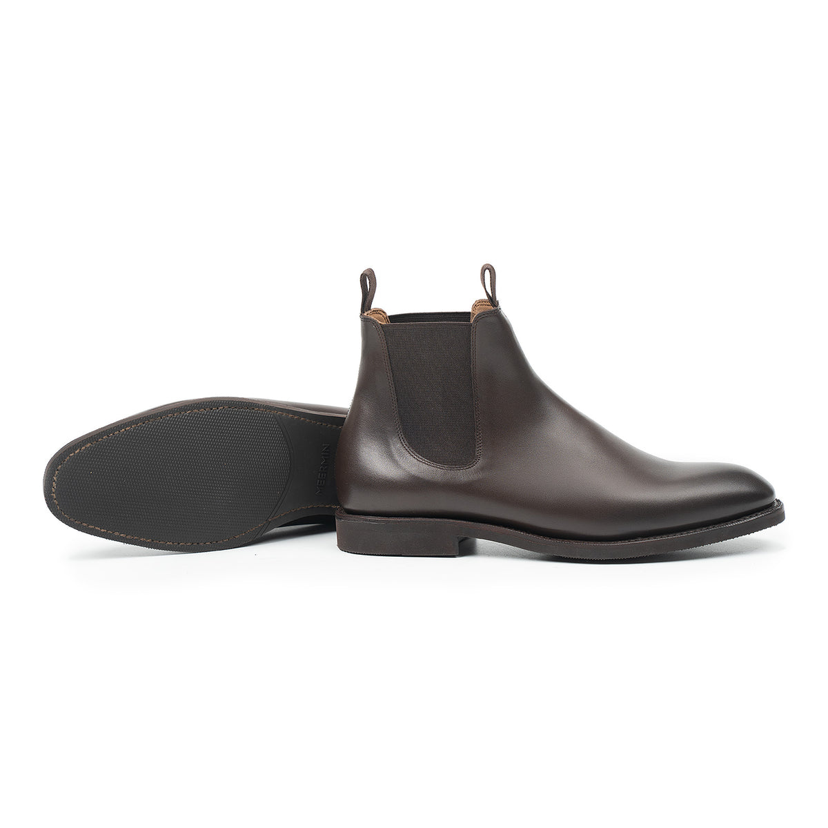 Meermin brown silkcalf Chelsea boot, side profile paired with its sole showing the diamond latex rubber outsole