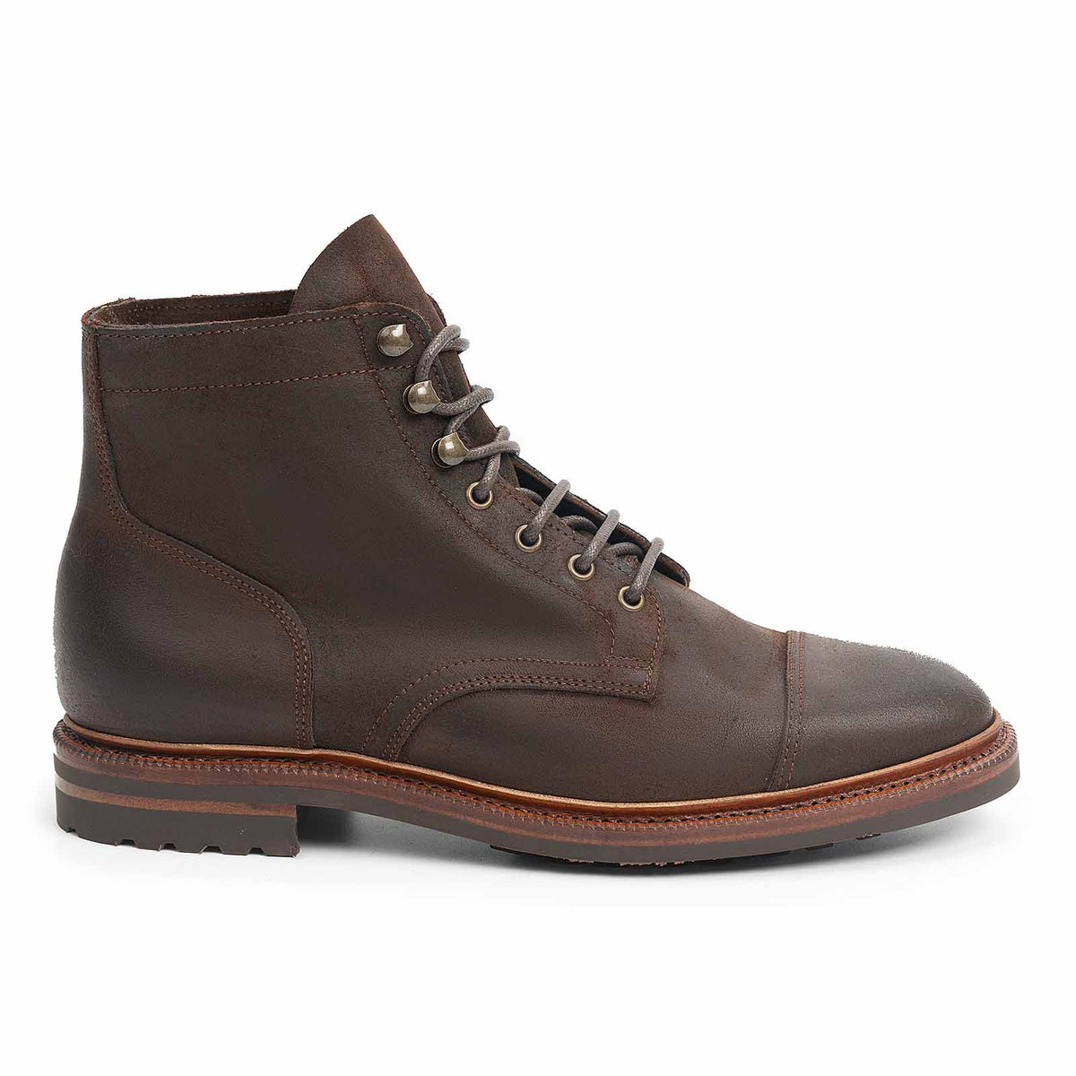 Meermin rust waxy commander suede boot, side profile showing cap-toe, derby lacing, and stacked leather sole
